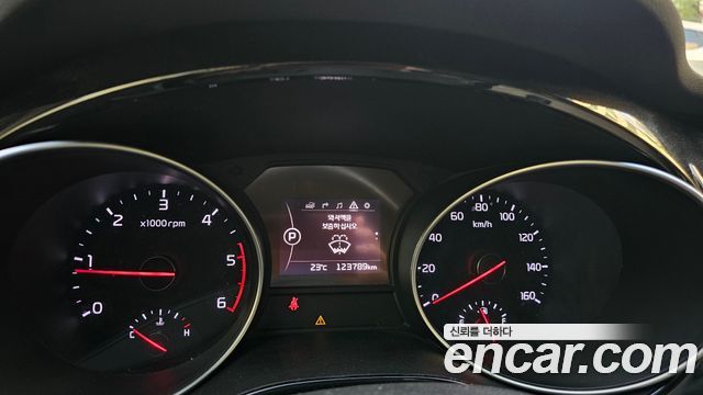 Kia Canival 2015 — photo 16