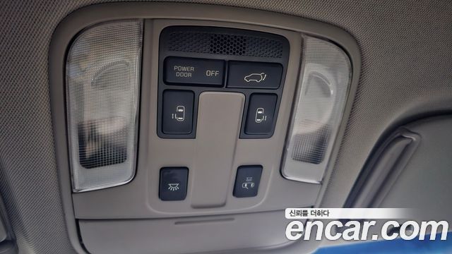 Kia Canival 2015 — photo 18