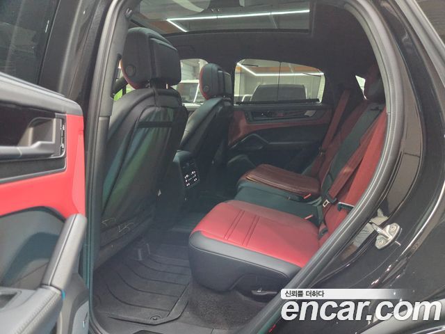 Porsche Cayenne 2025 — photo 8