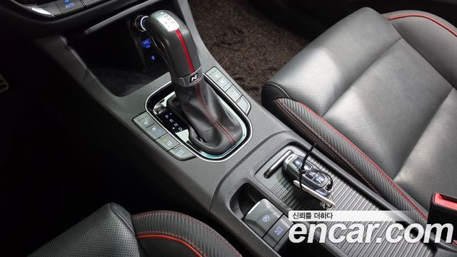 Hyundai i30 2019 — photo 12