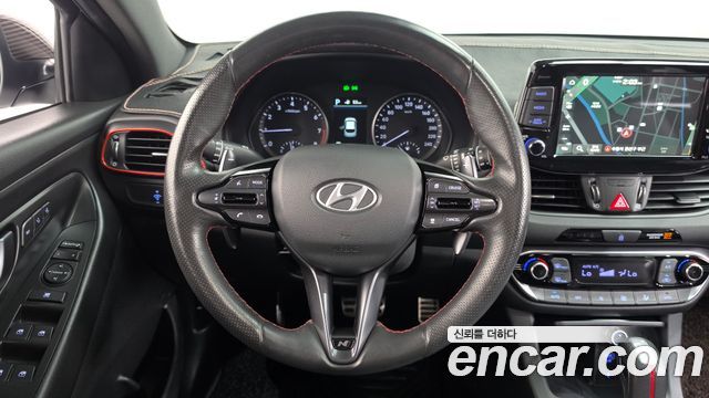 Hyundai i30 2019 — photo 19