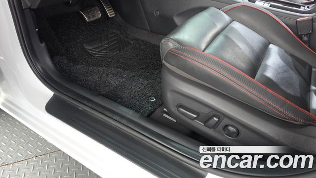 Hyundai i30 2019 — photo 23