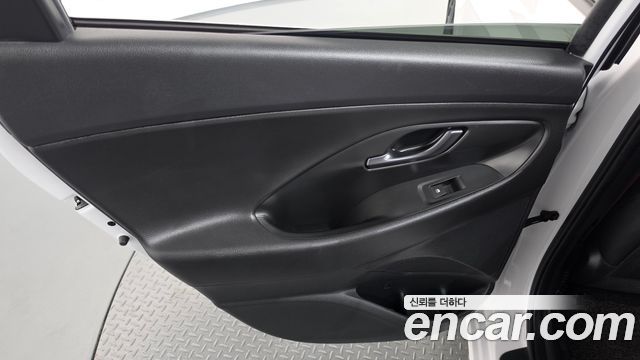 Hyundai i30 2019 — photo 15