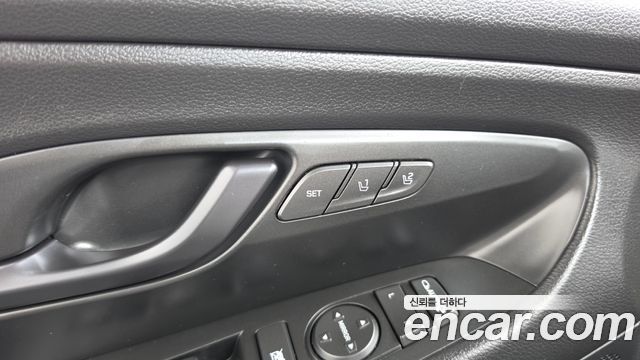 Hyundai i30 2019 — photo 27