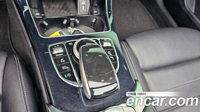 Mercedes-Benz C-Class 2019 — photo 9