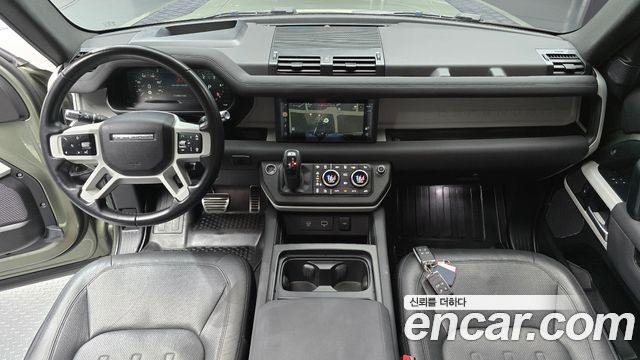 Land Rover Defender 2022 — photo 10