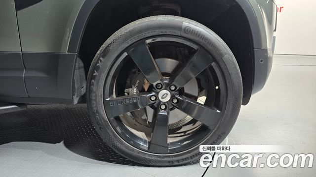 Land Rover Defender 2022 — photo 7