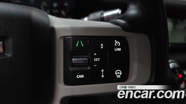 Land Rover Defender 2022 — photo 27