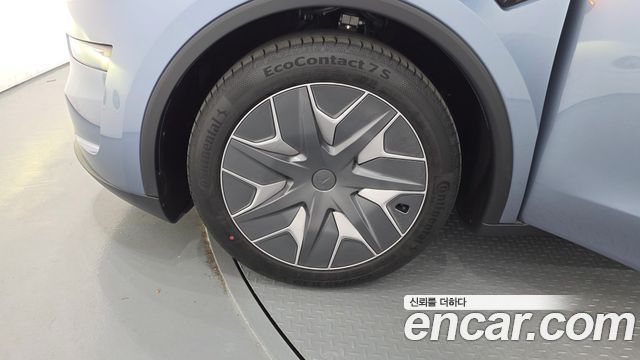 Tesla Model Y 2026 — photo 5