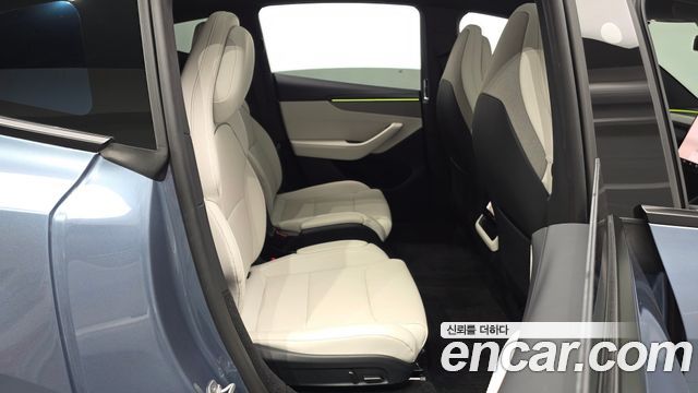 Tesla Model Y 2026 — photo 17