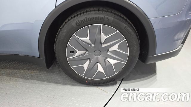 Tesla Model Y 2026 — photo 7
