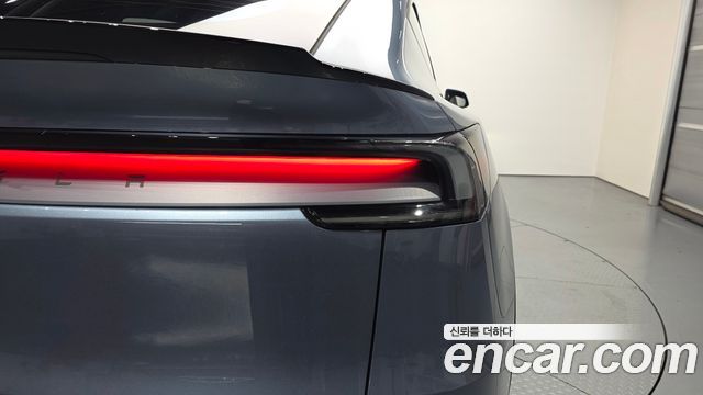 Tesla Model Y 2026 — photo 9