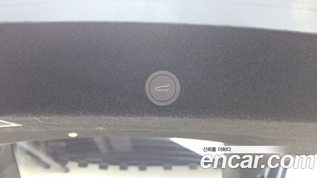 Tesla Model Y 2026 — photo 28