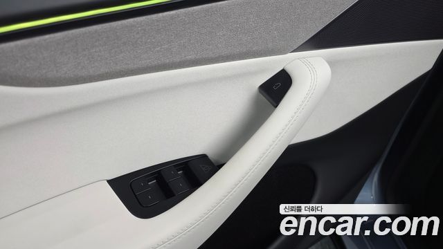 Tesla Model Y 2026 — photo 29