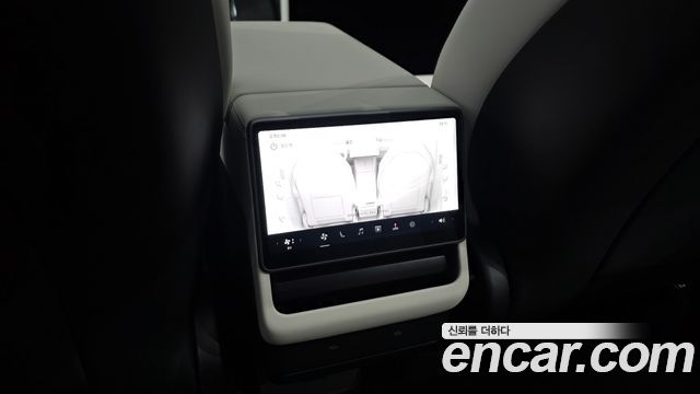 Tesla Model Y 2026 — photo 31