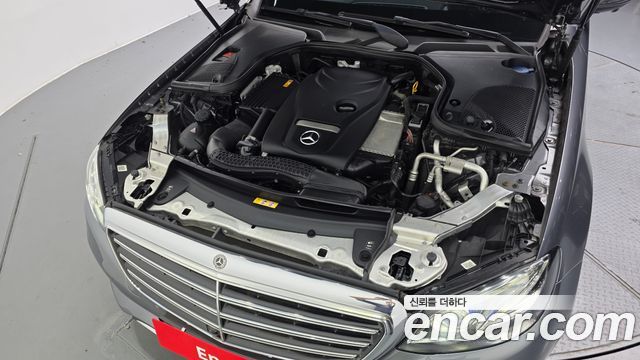 Mercedes-Benz E-Class 2018 — photo 6