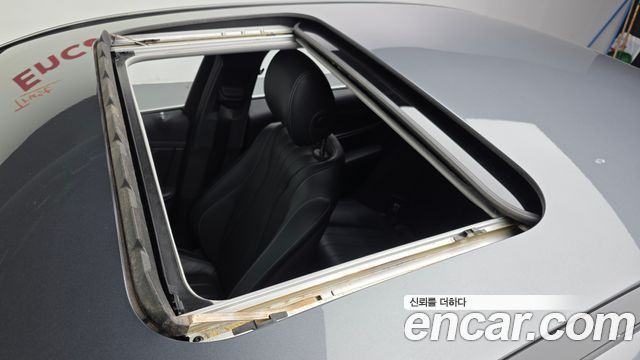 Mercedes-Benz E-Class 2018 — photo 19