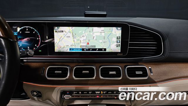Mercedes-Benz GLS-Class 2021 — photo 14