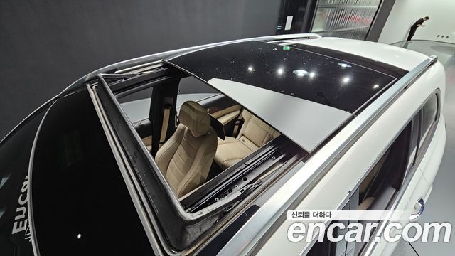 Mercedes-Benz GLS-Class 2021 — photo 19