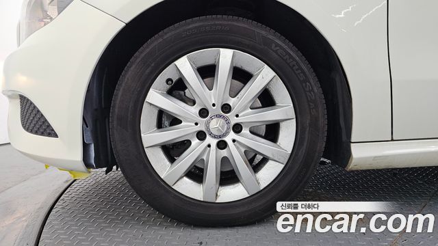 Mercedes-Benz A-Class 2014 — photo 5