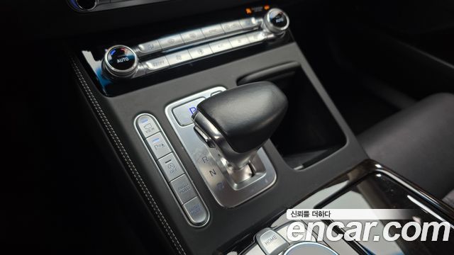 Genesis G90 2019 — photo 12