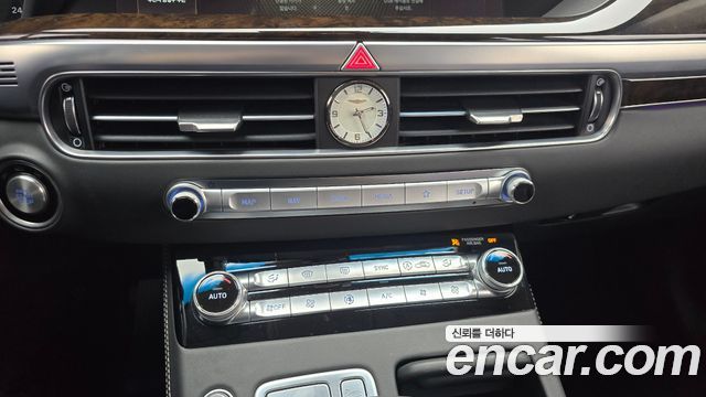 Genesis G90 2019 — photo 24