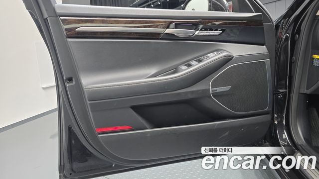 Genesis G90 2019 — photo 14