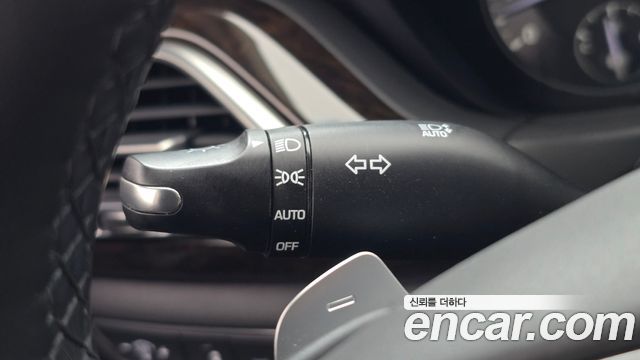 Genesis G90 2019 — photo 27