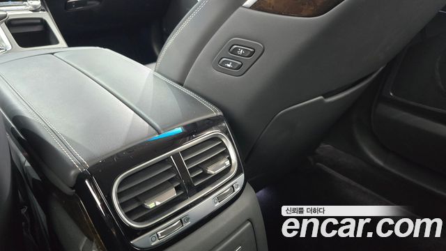 Genesis G90 2019 — photo 29