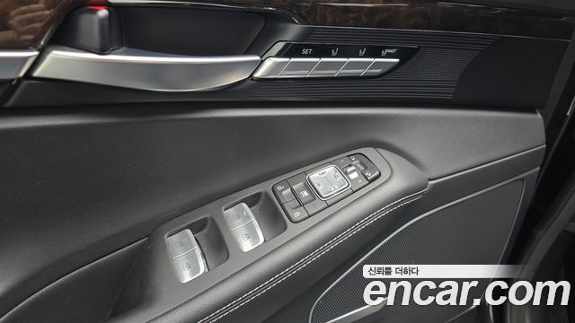 Genesis G90 2019 — photo 31