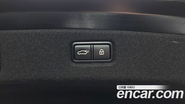 Genesis G90 2019 — photo 33