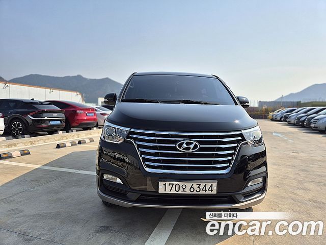 Hyundai Starex 2019 — photo 1