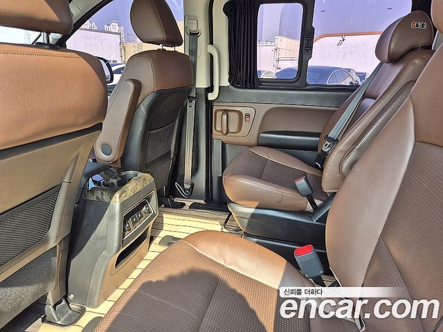 Hyundai Starex 2019 — photo 10
