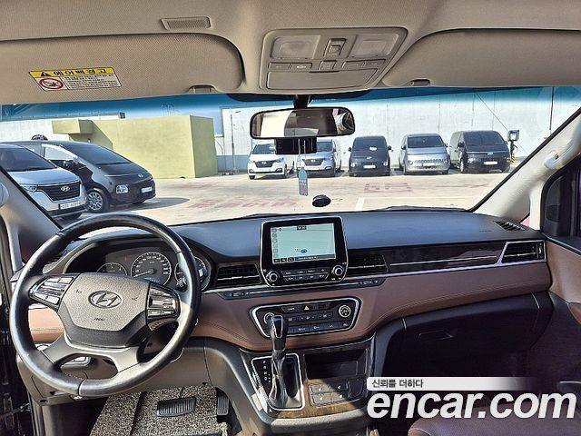 Hyundai Starex 2019 — photo 11
