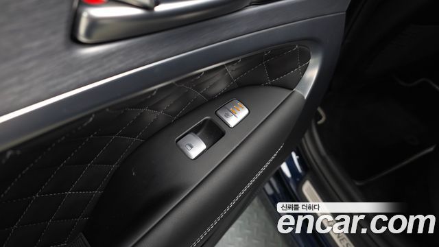 Genesis G70 2018 — photo 27