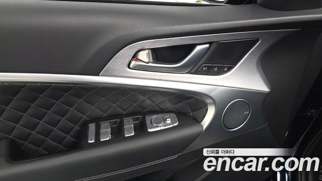 Genesis G70 2018 — photo 30