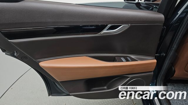 Genesis G80 2022 — photo 15