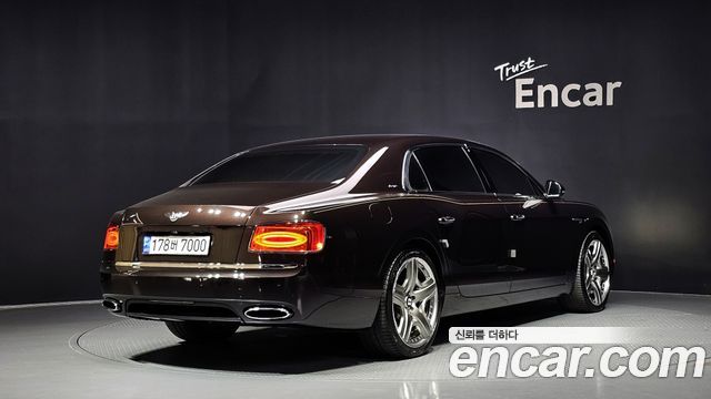 Bentley Flying Spur 2014 — photo 2