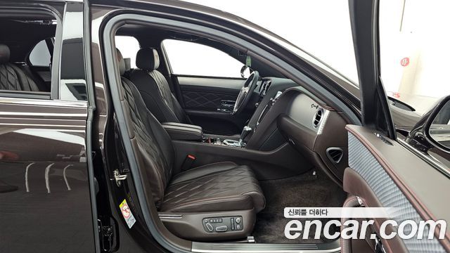Bentley Flying Spur 2014 — photo 11