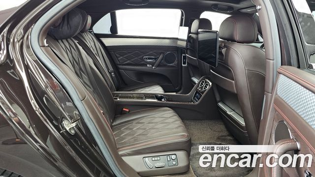 Bentley Flying Spur 2014 — photo 12