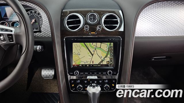 Bentley Flying Spur 2014 — photo 14