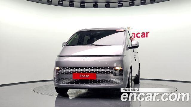 Hyundai Staria 2025 — photo 3