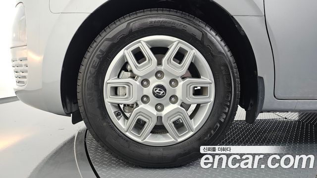Hyundai Staria 2025 — photo 5