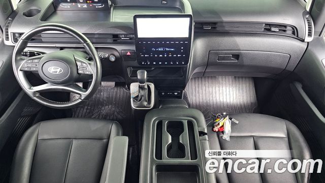 Hyundai Staria 2025 — photo 10