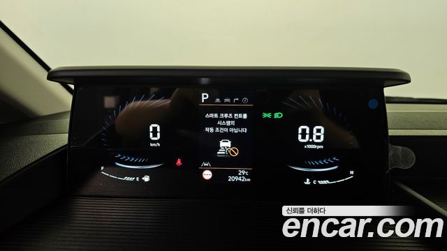 Hyundai Staria 2025 — photo 11