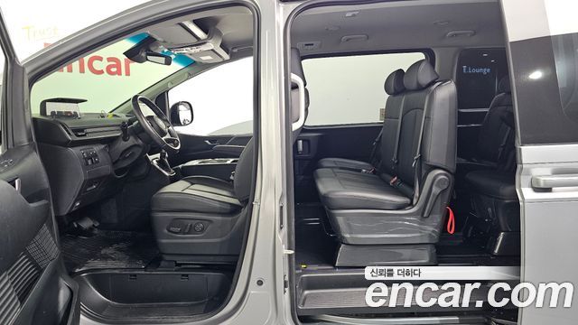 Hyundai Staria 2025 — photo 17
