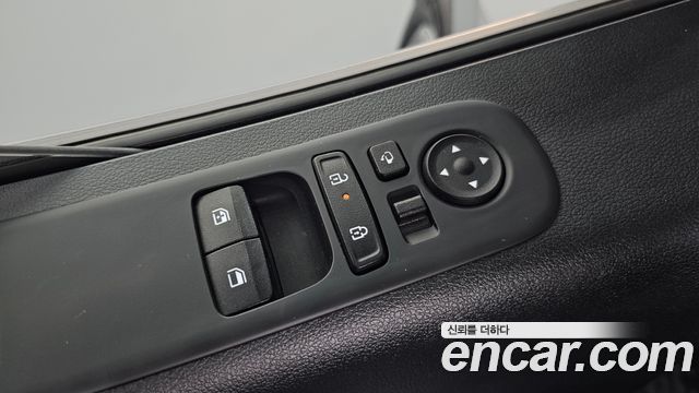 Hyundai Staria 2025 — photo 20