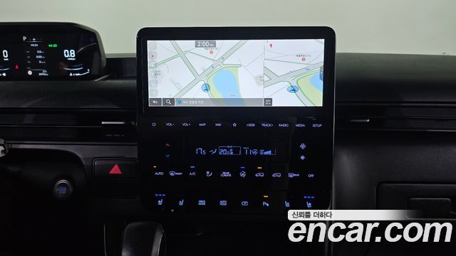 Hyundai Staria 2025 — photo 26