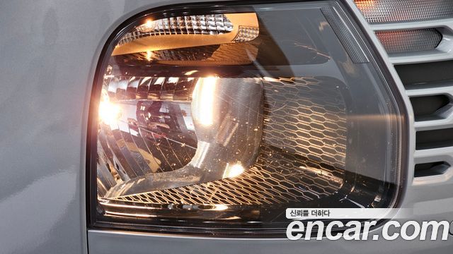 Hyundai Staria 2025 — photo 8