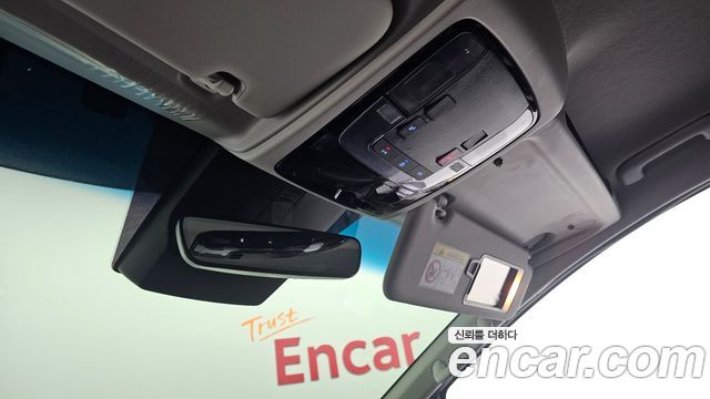 Hyundai Staria 2025 — photo 29